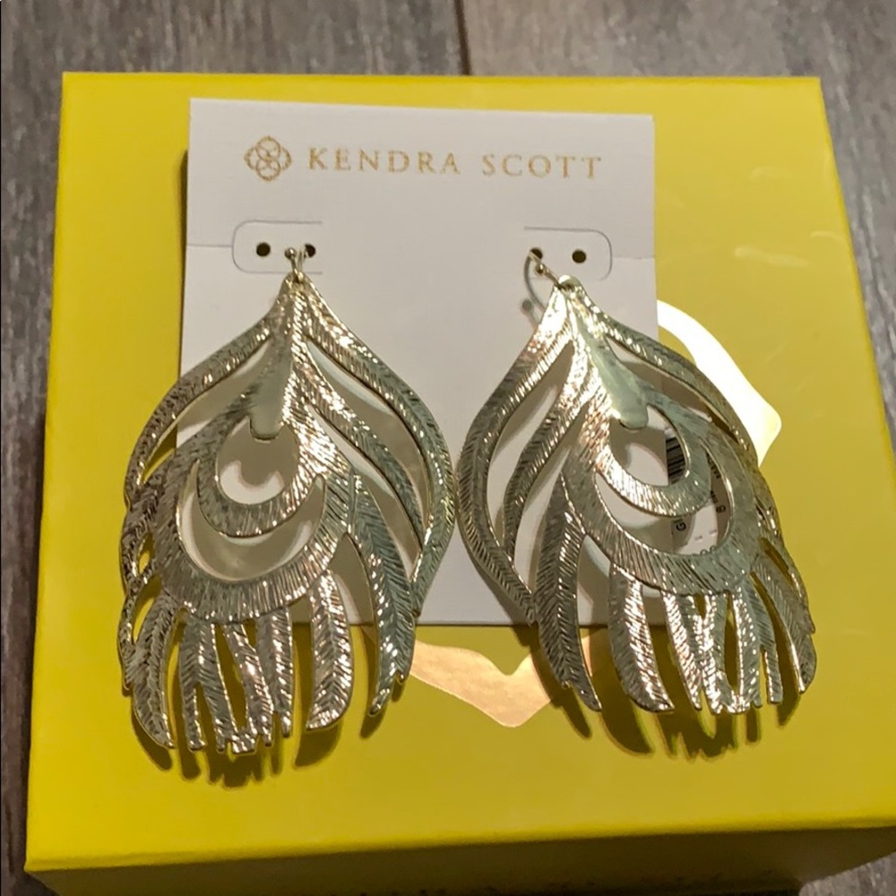 NWT Kendra Scott Karina gold tone earrings.